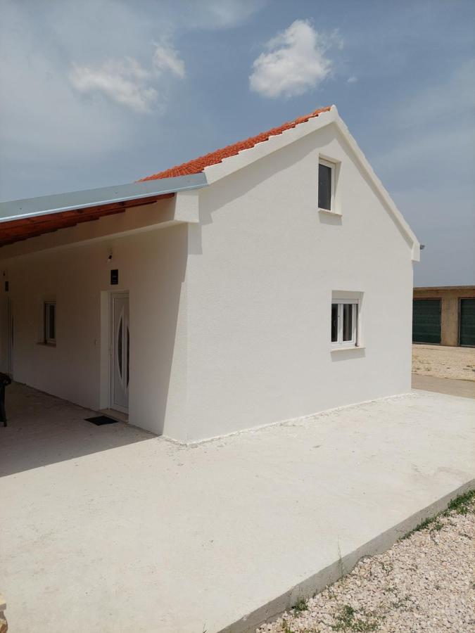 Apartmani Dejan سكرادين المظهر الخارجي الصورة